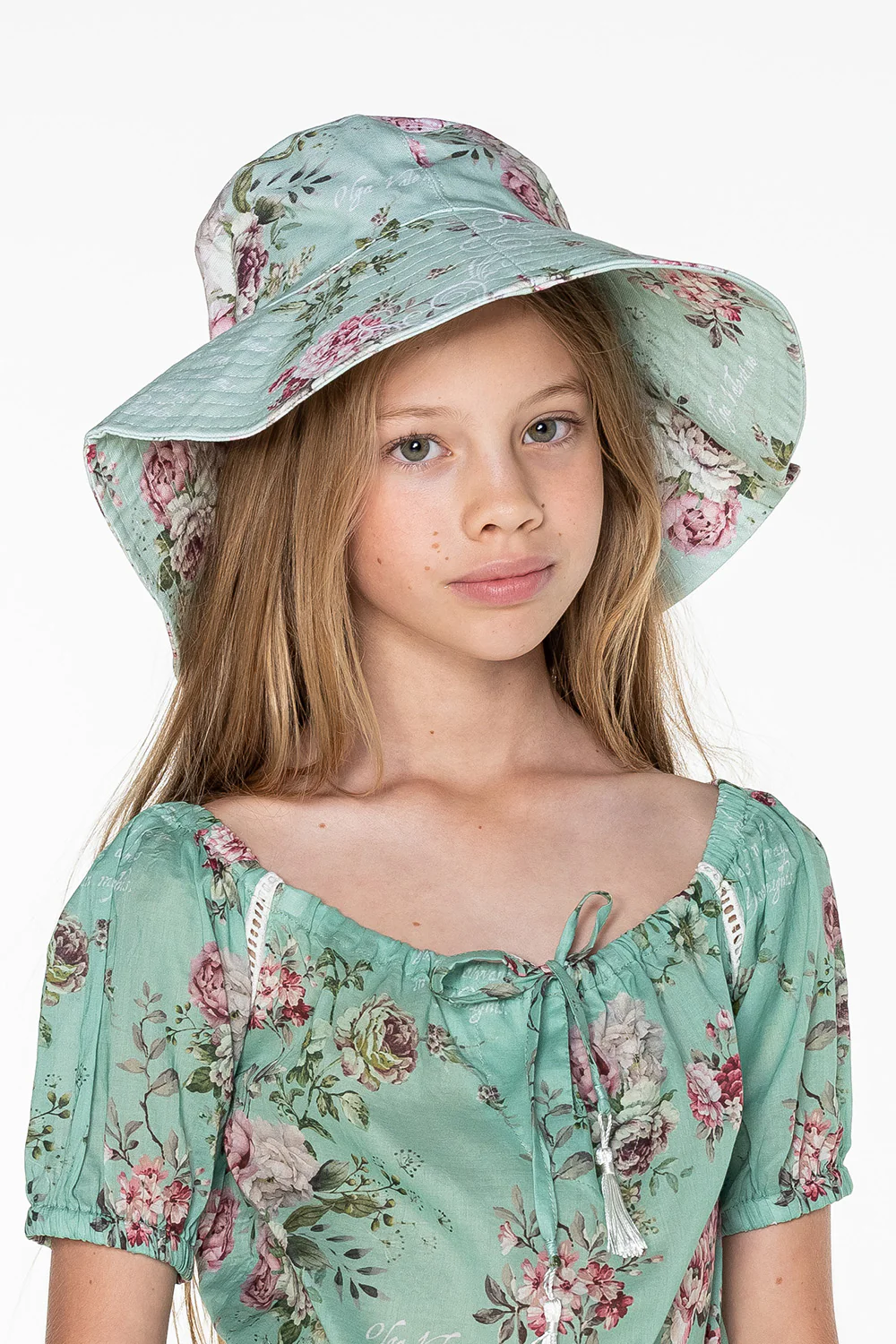 Love Letters Bucket Hat (Sweetheart)